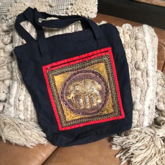 Black Zipper Shoulder Bag‎ with Embellished Decorative Elephant - Picture 1 of 8